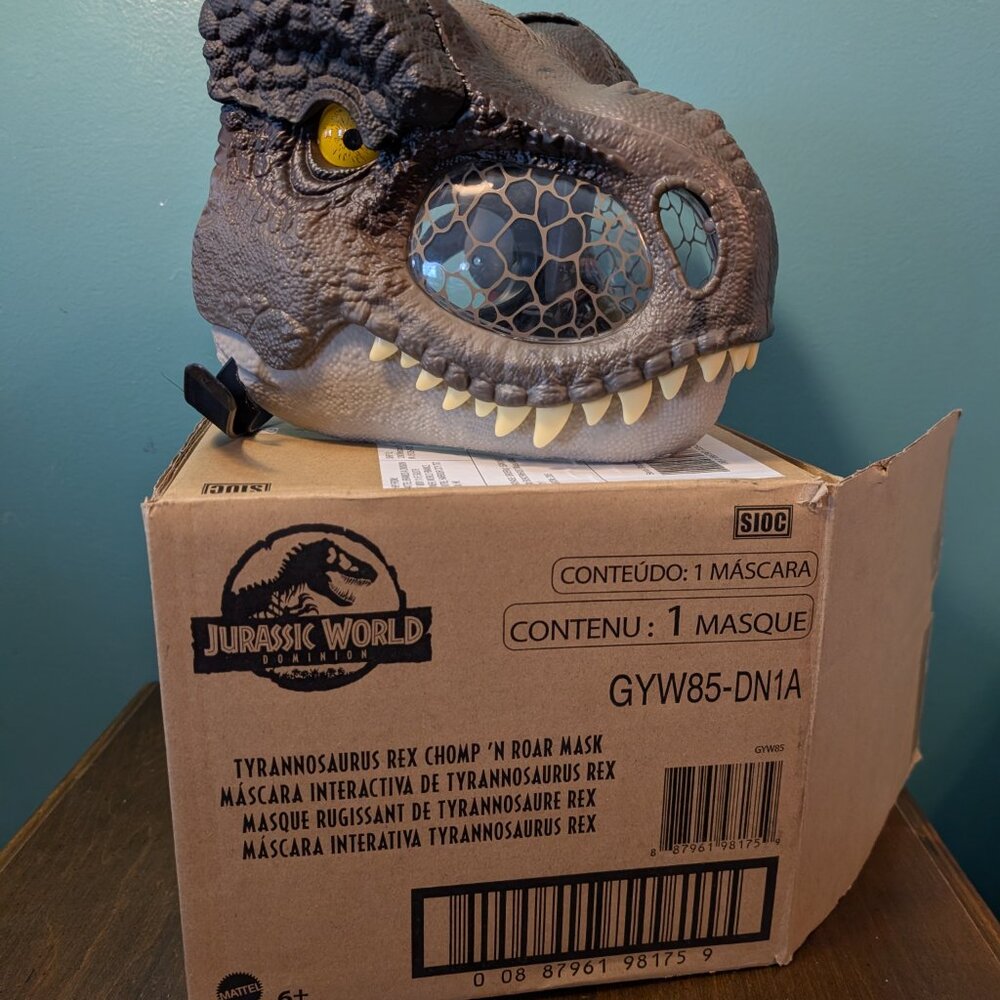 Jurassic World Dominion T Rex Chomp 'N Roar Mask Costume pretend play